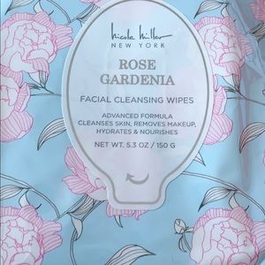 Nicole Miller Beauty wipes